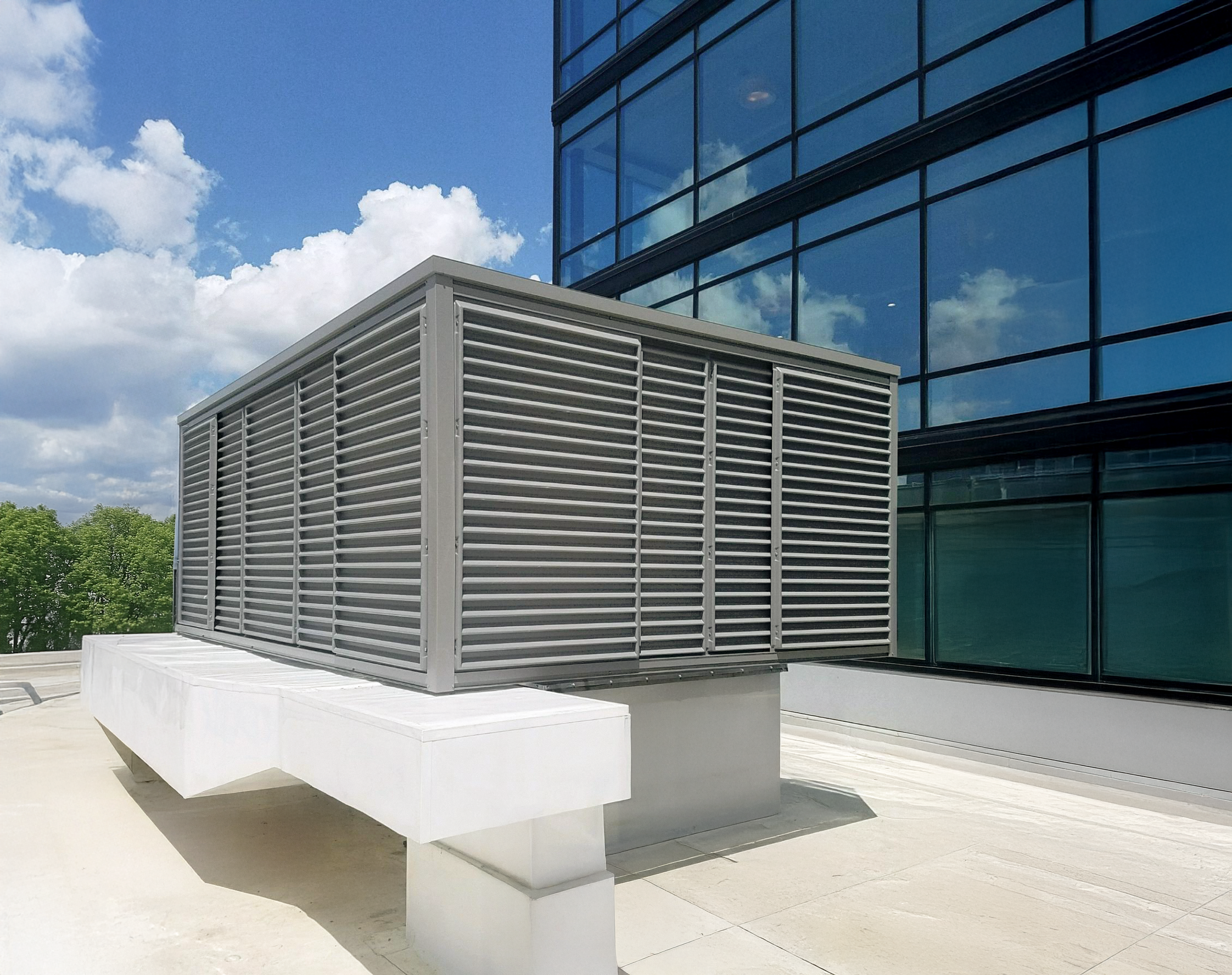 Envisor-Unit-attached-roof-screen-Marriot-hotel